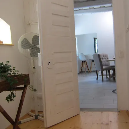 Nyaraló Gara Private Escape With Modern Comfort And Spacious Covered Terrace
